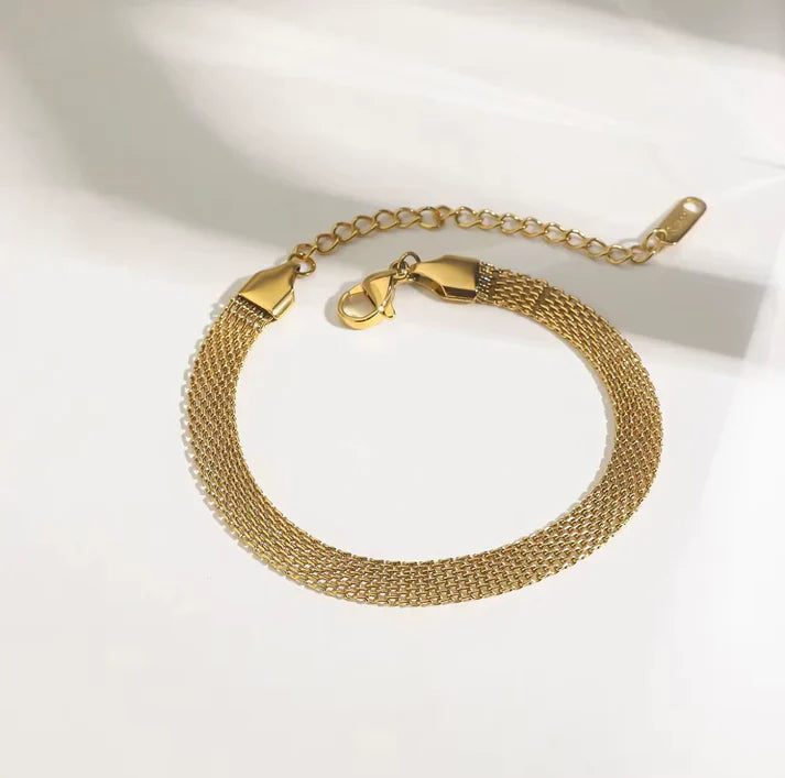 Golden Link Chain Bracelet
