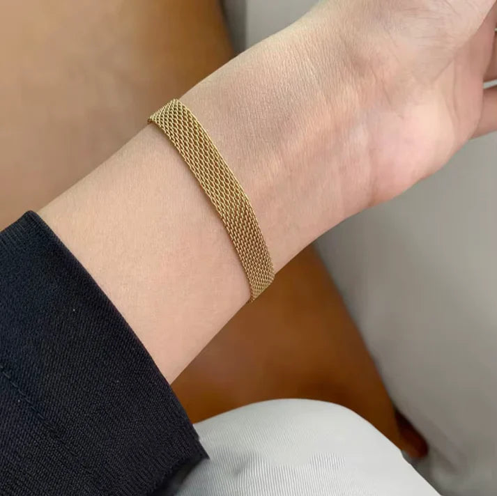 Golden Link Chain Bracelet