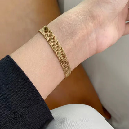 Golden Link Chain Bracelet