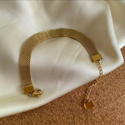 Golden Link Chain Bracelet